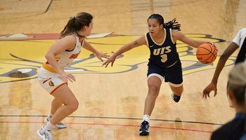 Kayla Rice on offense