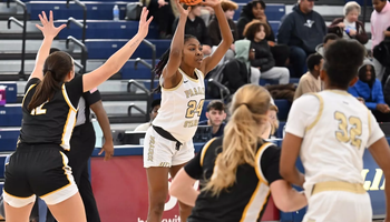 Niyah Udoiwod on offense