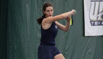 Ema Norma Bordean playing tennis