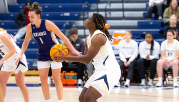 Alandyn Simmons shooting a free throw