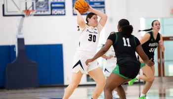 Libby Blythe playing basketball