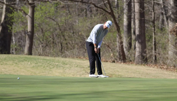 Julien Babineau golfing