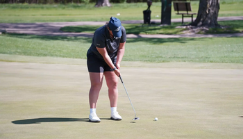 Isabelle Segal putting