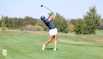 Elaine Grant golfing