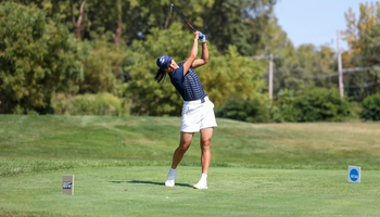 Yi-Ting Hsieh golfing