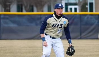 Johnny Wendling playing third base