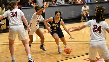 Kayla Rice on offense