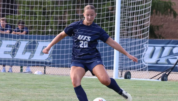 Makenna Yeager playing soccer