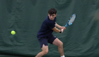Pablo Herrera playing tennis