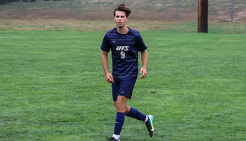 Robin Lemke Bergseth playing soccer