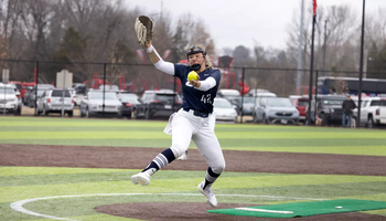 Taylor Zawacki pitching