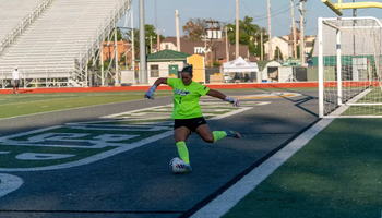 Gigi Yurevich in goal for the Prairie Stars