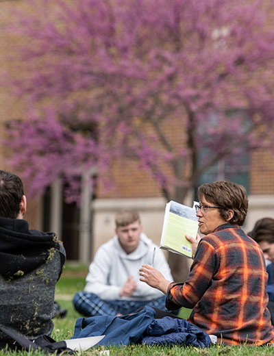 Outdoor class at UIS