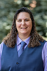 Headshot of Celest Weuve