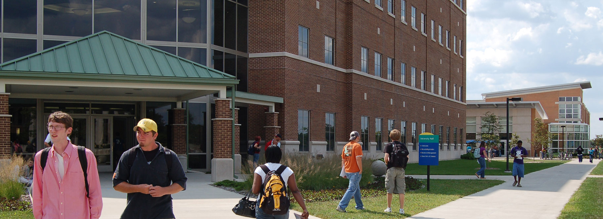 students in front of UHB