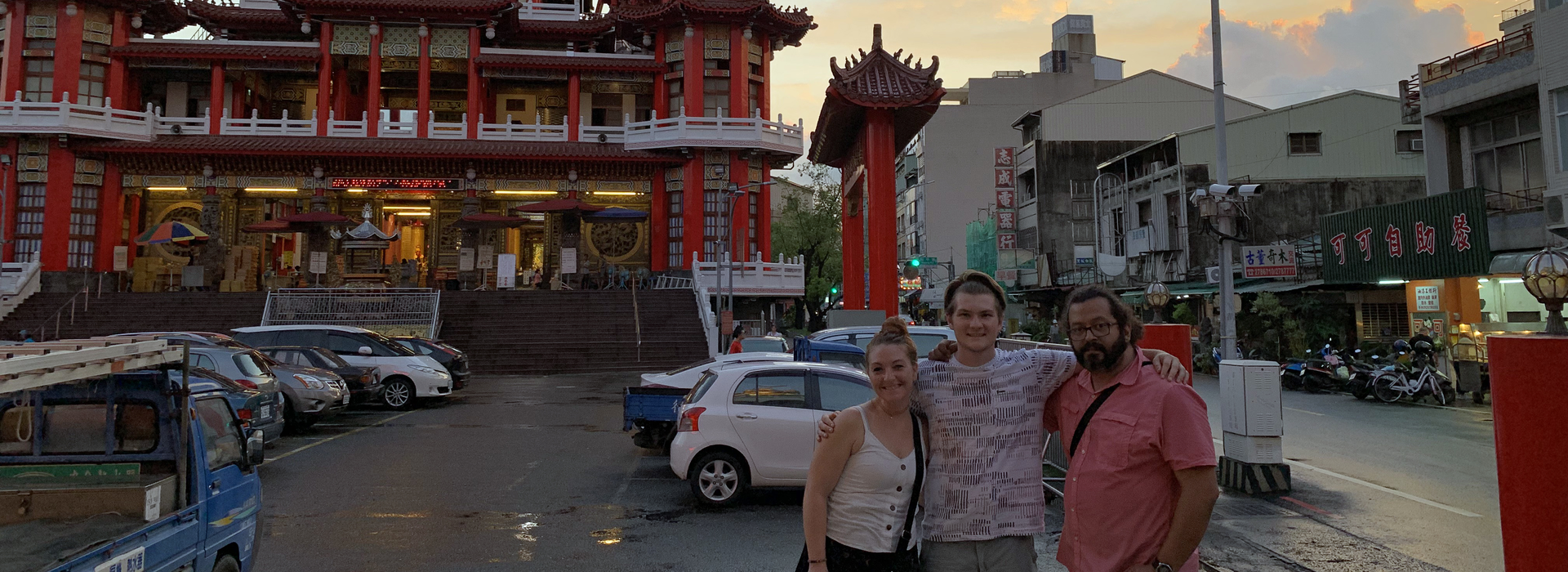 students posing for picture in Taiwan