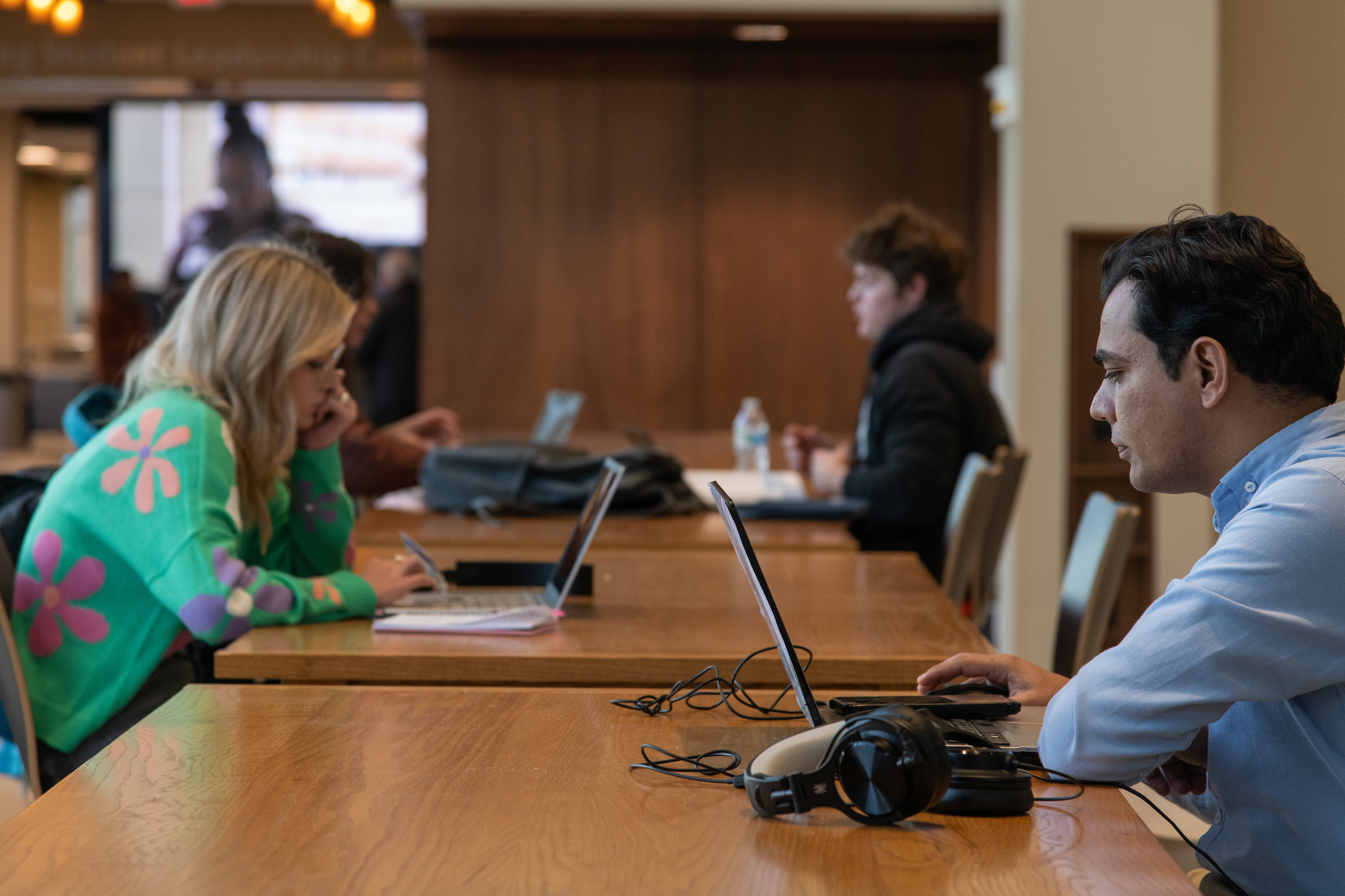 UIS students studying in the Student Union